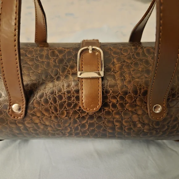 Vintage Brown Barrel Style Handbag - Picture 2 of 9